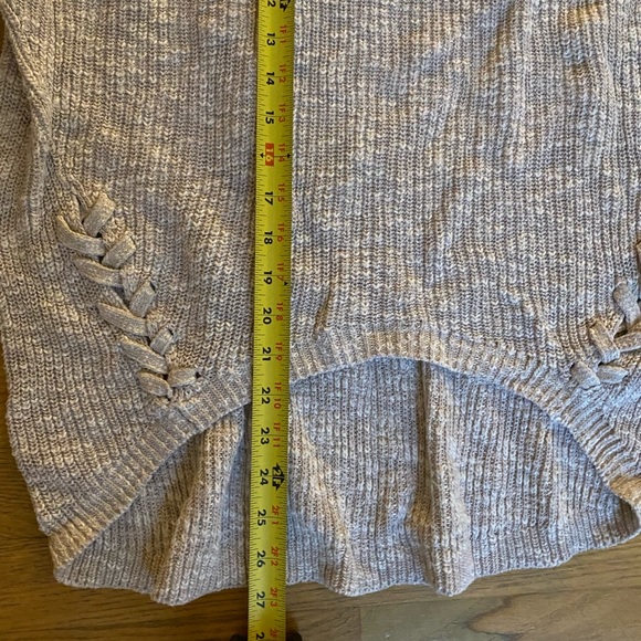 Express Women’s Sweater - Picture 2 of 5